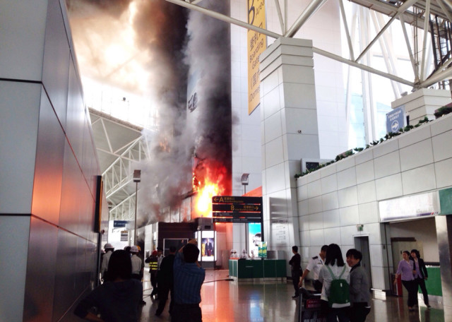 Fire at Guangzhou airport causes travel chaos