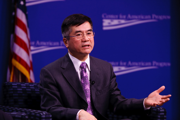 US ambassador to China Gary Locke resigns to 'rejoin family in Seattle' (Update)