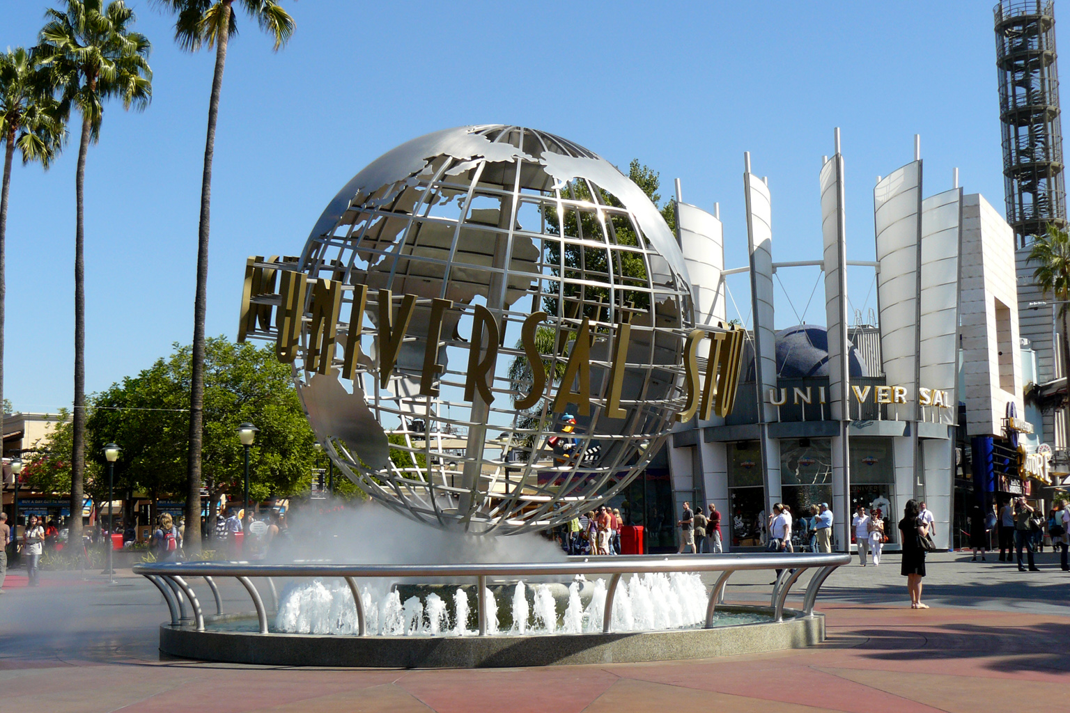 Universal Studios to build $2 billion theme park in Beijing