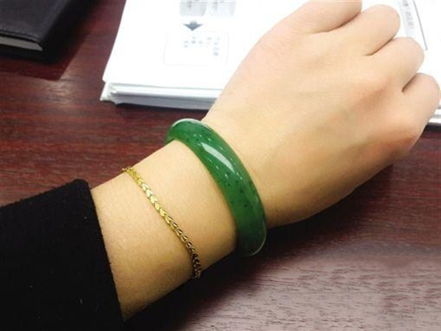 jade bracelet too small