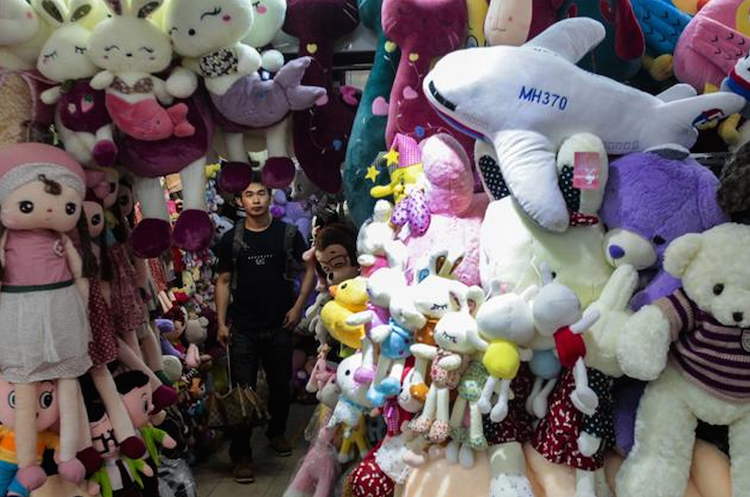Guangzhou shop selling stuff toy of missing Malaysia Airlines plane
