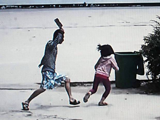 Knife-wielding man attacks 8 children at Hubei school