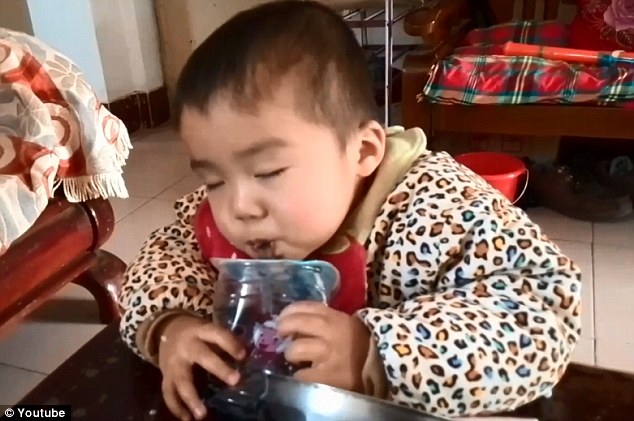 WATCH: Adorable toddler falls asleep while eating