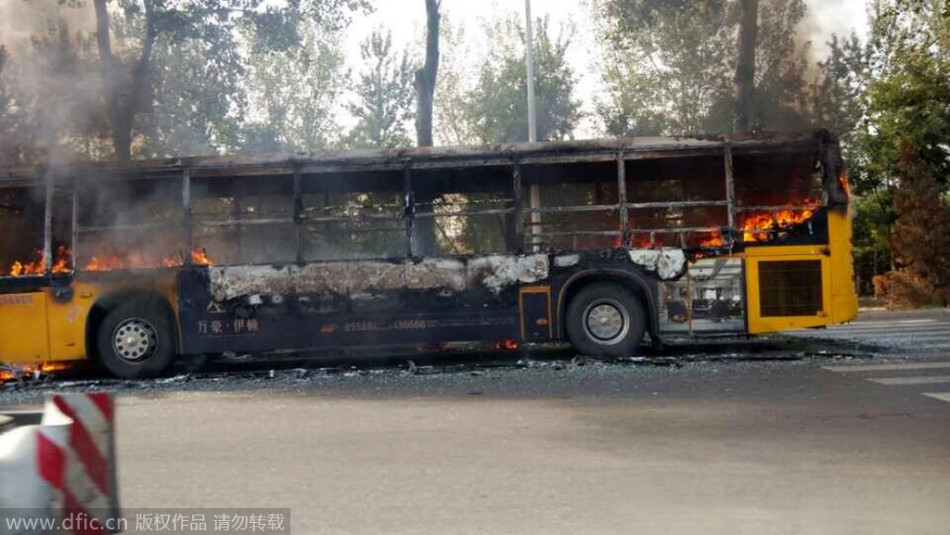 1 dead and 19 injured after another deadly bus arson attack hits Yantai, Shandong
