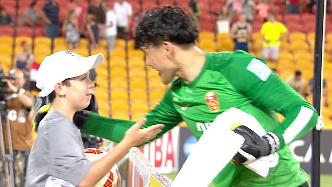 Aussie ballboy hailed as football hero after tip leads China to Asian Cup victory