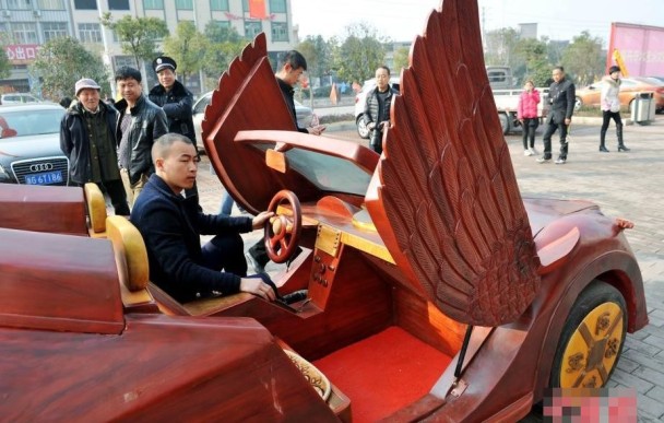 This Jiangxi peasant couldn't afford a sports car, so he just built his own out of local rosewood