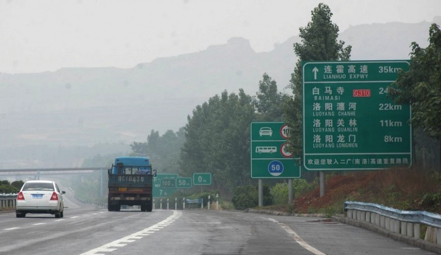 Anhui driver ignores dying woman by roadside only to find out later she was his mother