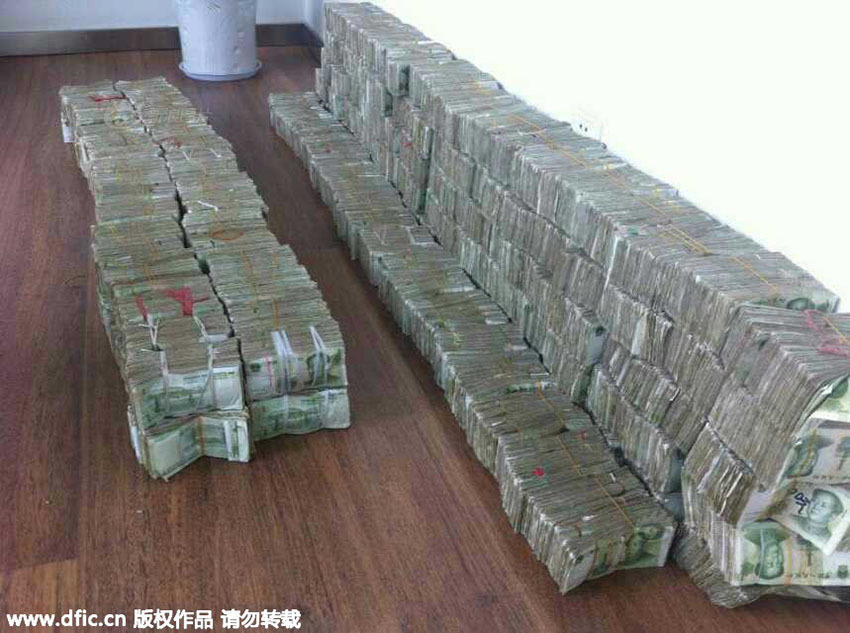 Zhengzhou woman buys BMW with RMB1 notes, realizes Chinese Dream