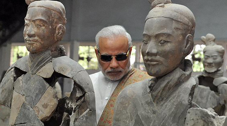 Narendra Modi visits terracotta warriors, looks like some kind of badass spy