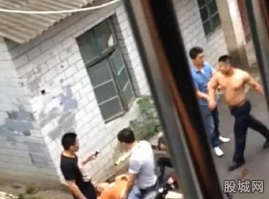 WATCH: Changsha cops filmed drunk driving, viciously beating law-abiding citizens