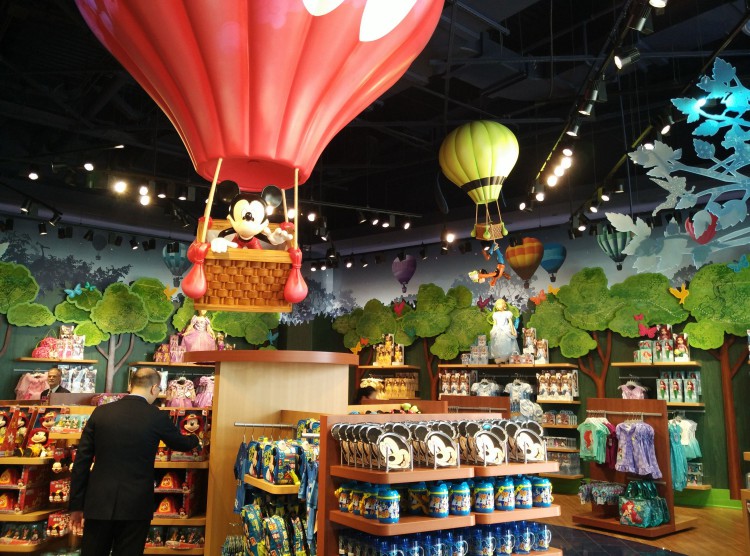 Town Crier! First look - World’s Largest Disney Store now open in Shanghai! 
